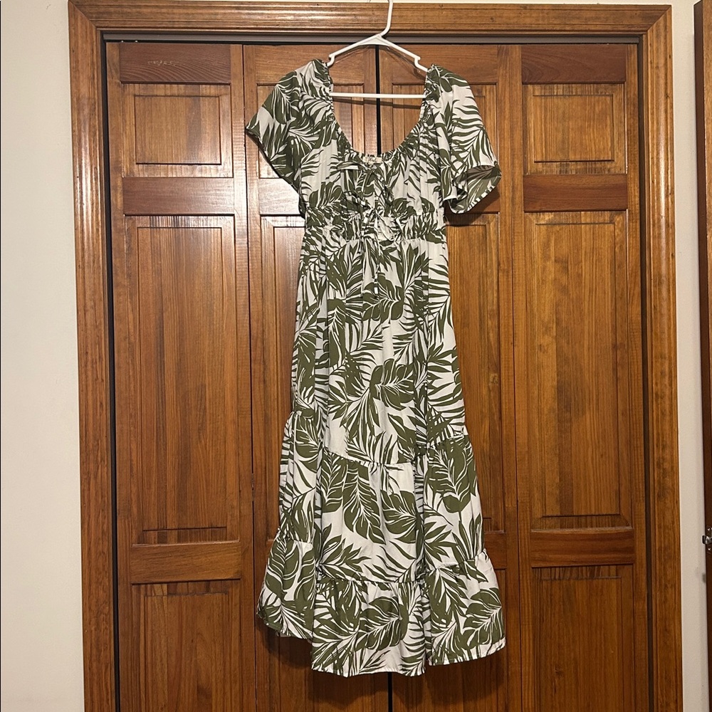 Green Leaf Print Maxi Dress